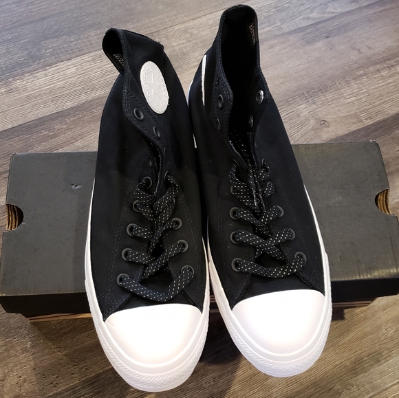 New Converse Chuck Taylor All Star Hi Black/White/Lava (Size: M-10, W-12) - Picture 1 of 12